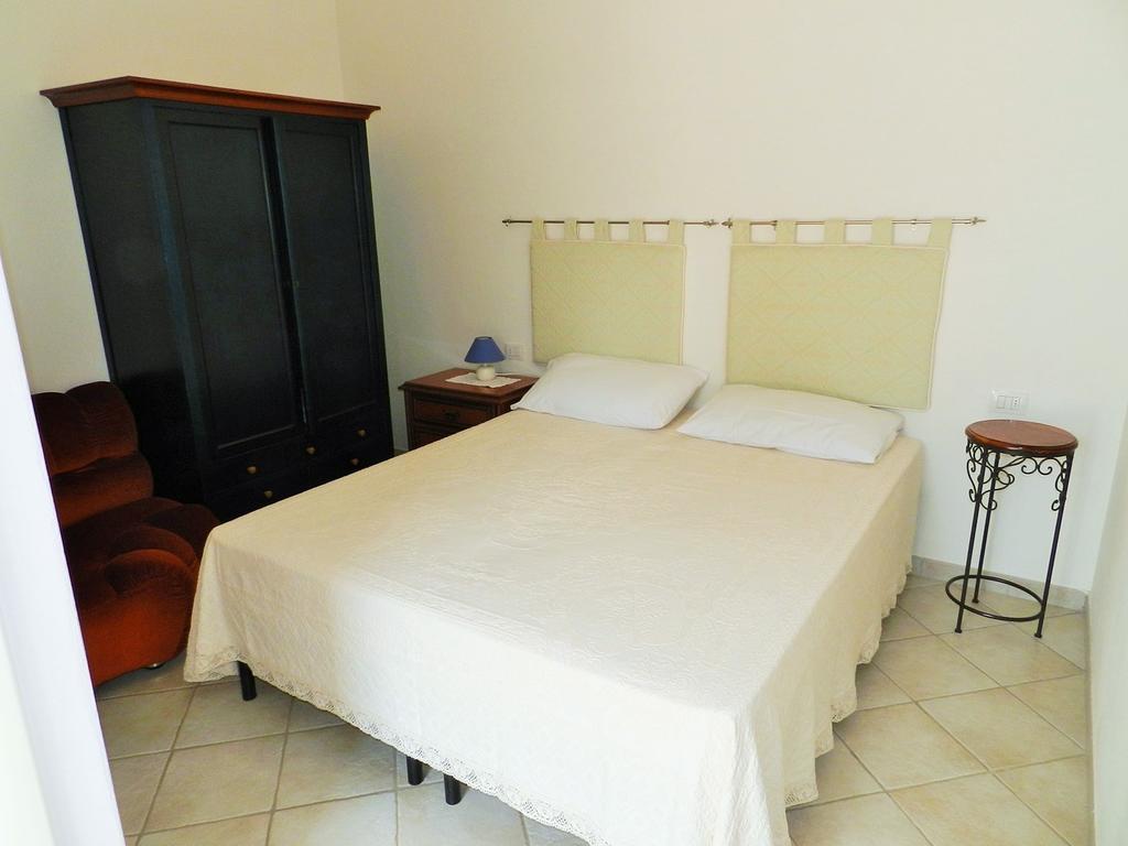 Chicchiritanos Bed and Breakfast Monti Δωμάτιο φωτογραφία